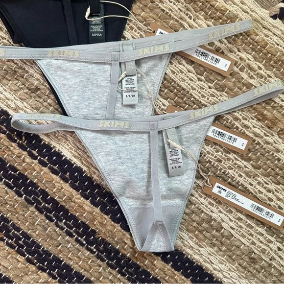 ❤️🔥BUNDLE❤️🔥 SKIMS thongs - Picture 5 of 7
